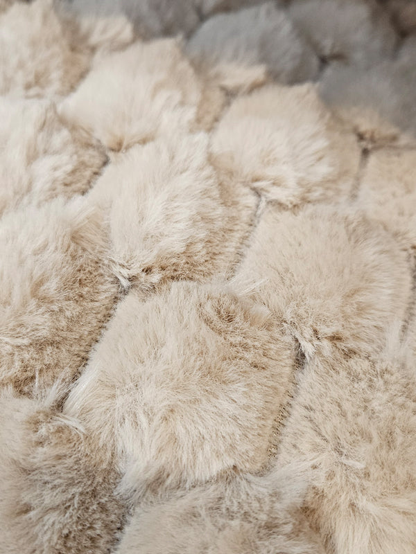 Cojín decorativo Dezi Chateau Grey