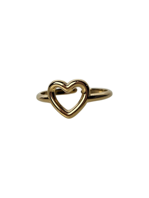 Anillo de acero inoxidable con un solo corazón dorado.