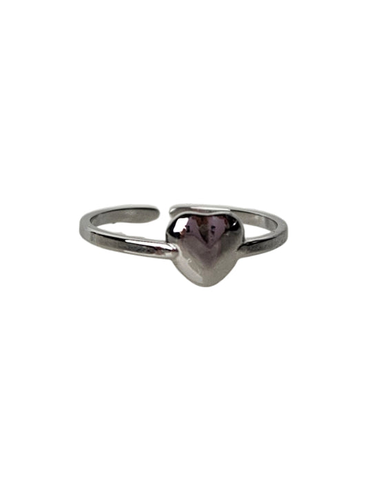 Anillo de acero inoxidable con un solo corazón de plata maciza