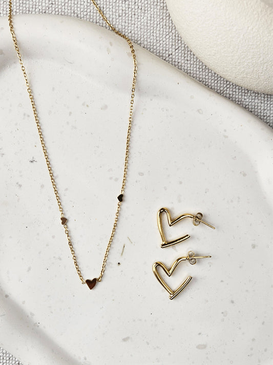 Cadena de acero inoxidable Tres corazones dorados
